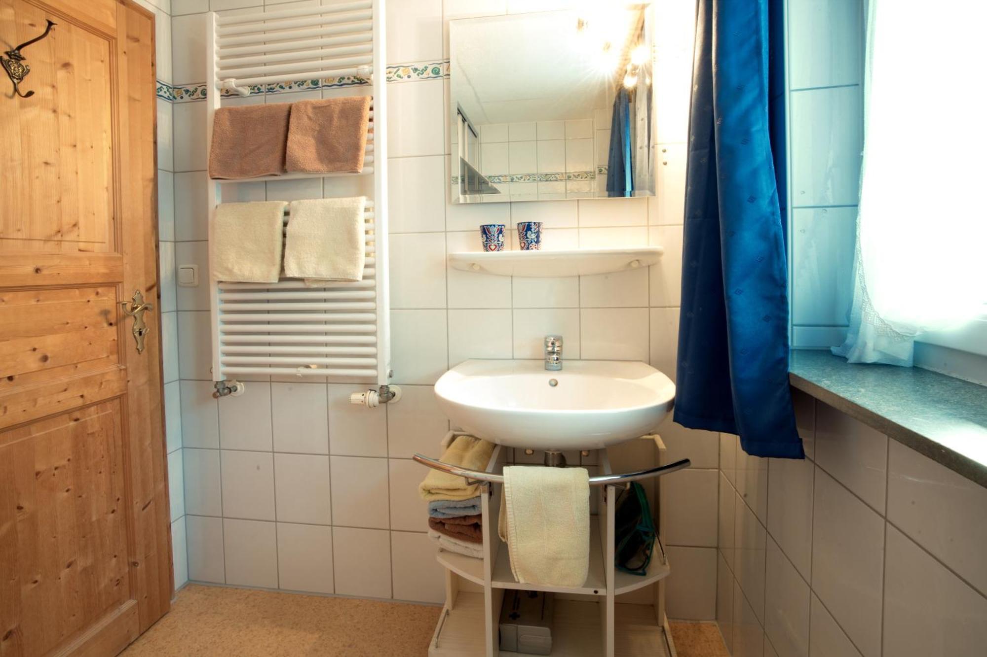 Gaestehaus Bergfrieden ボルシュターラング エクステリア 写真