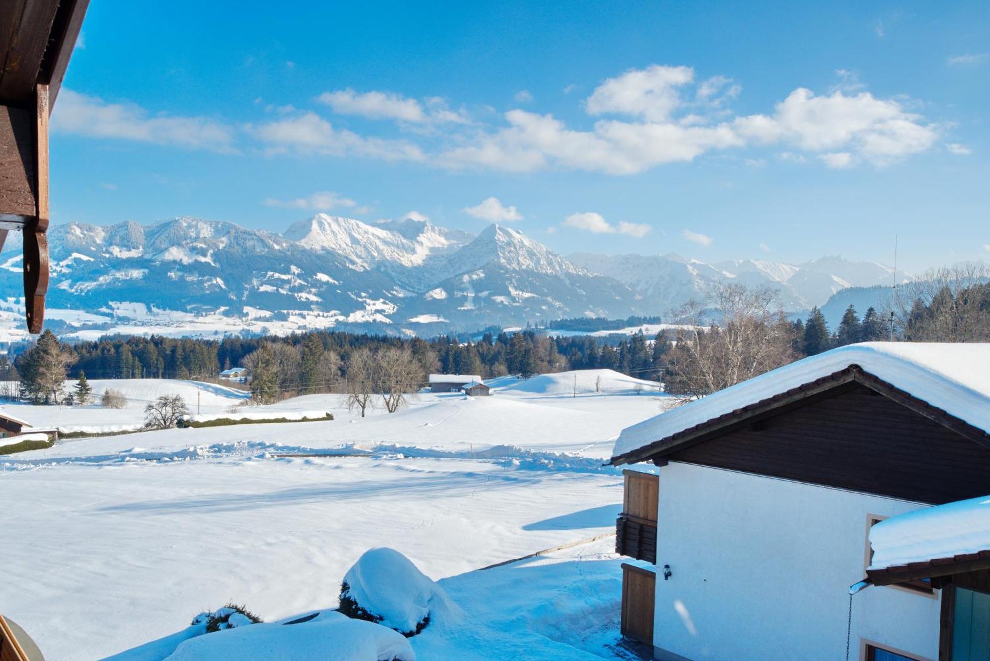 Gaestehaus Bergfrieden ボルシュターラング エクステリア 写真